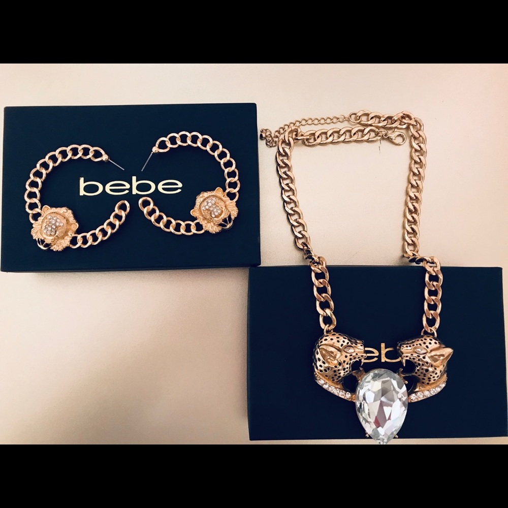Bebe earring & necklace set